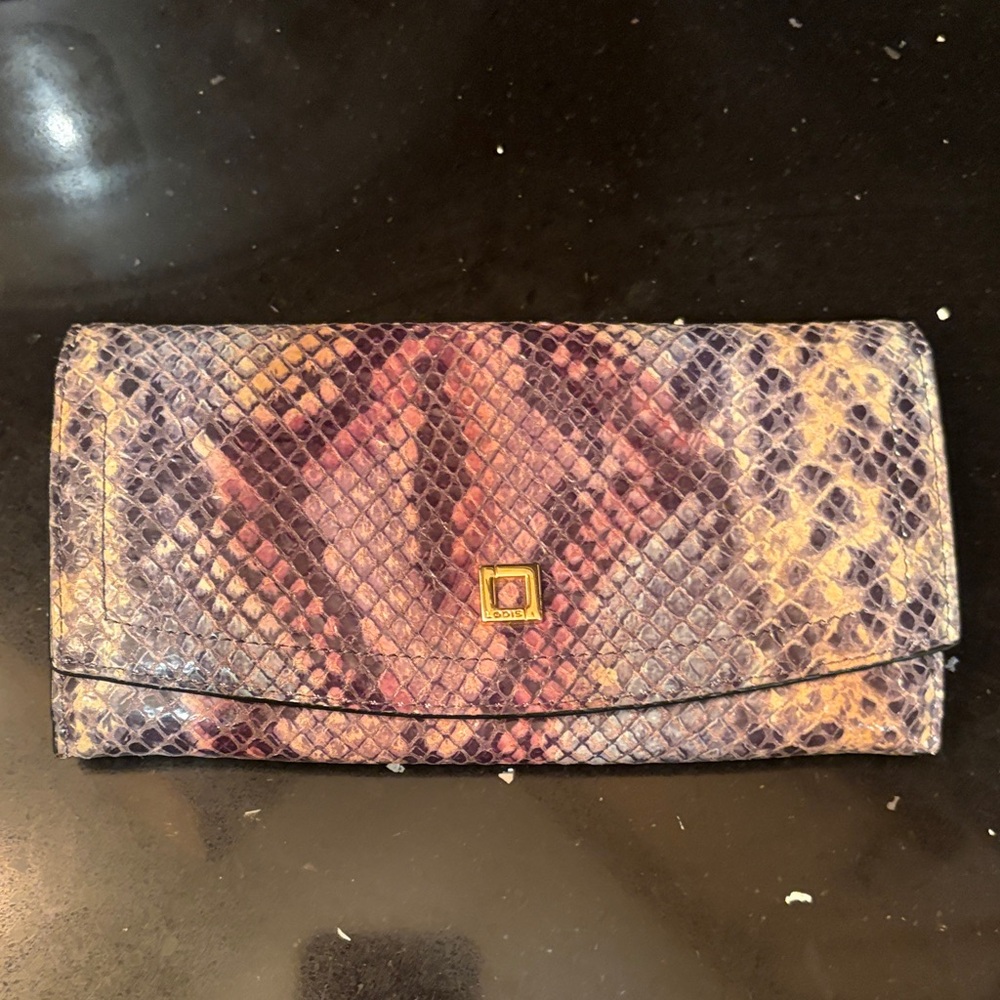 Elegant Snakeskin Clutch